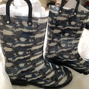 New rain boots for boy and girls